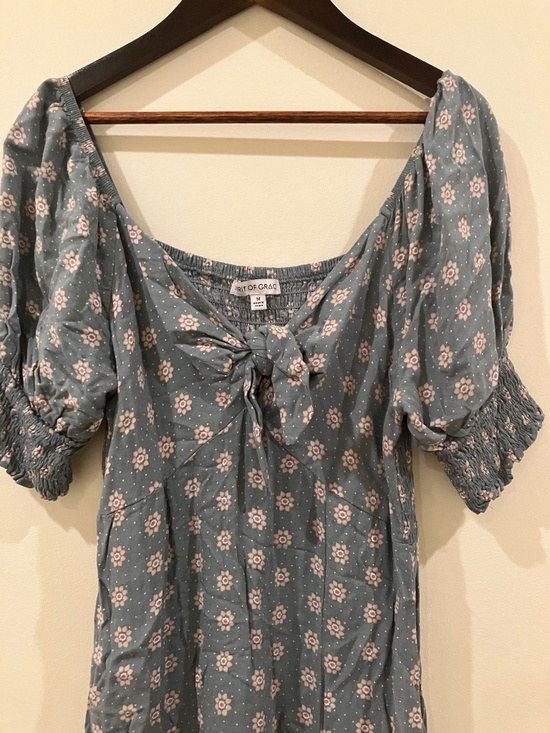 State of Grace Dresses & Skirts - State of Grace - Vintage Floral Pattern Midi Tie Front Dress With Pockets M